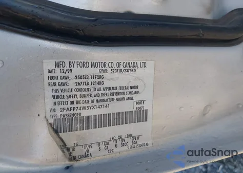 2000 Ford Crown Victoria Lx from USA, damaged, VIN 2FAFP74W5YX147141